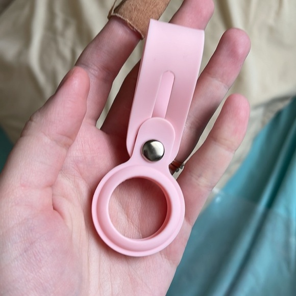 AirTag Holder Keychain - Picture 5 of 5